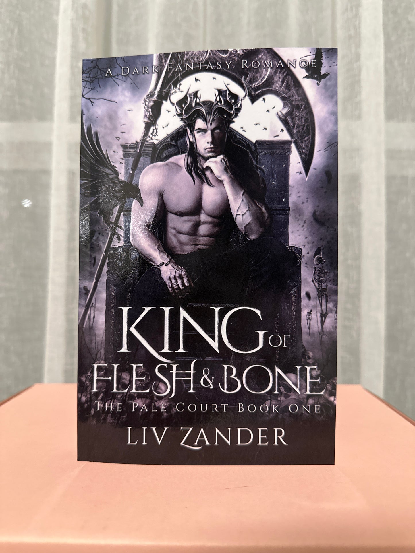 King of Flesh and Bone: A Dark Fantasy Romance (Book 1: Pale Court)